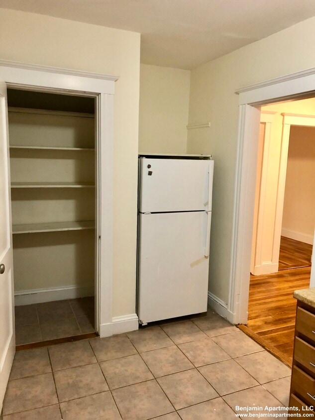 Primary Photo - 11 Barrows St