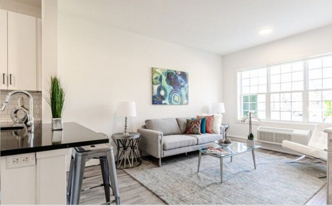 Foto del edificio - 21 Lakeside Ave