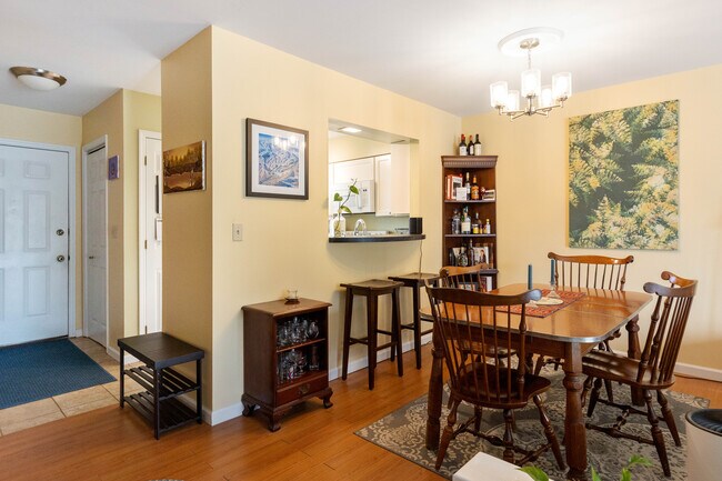 Foto del edificio - 453 Westview Cir