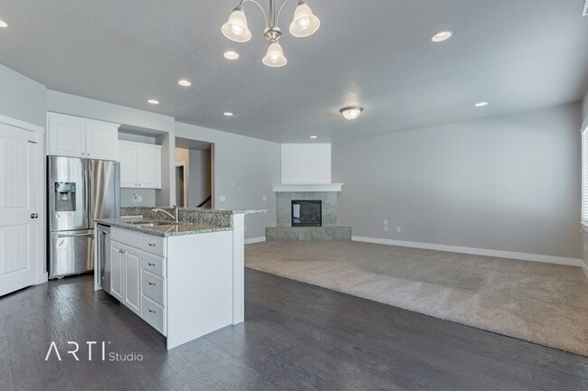 Building Photo - 1317 SilverCrest Dr