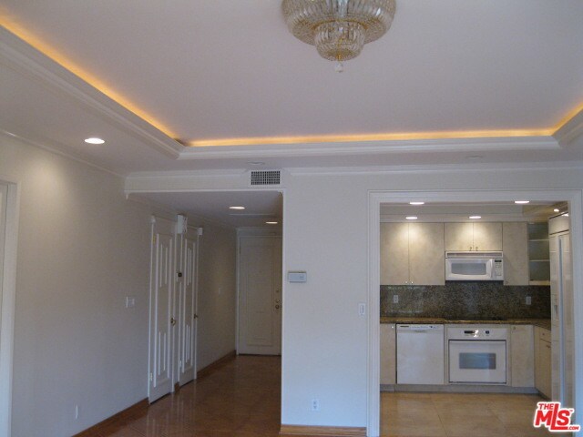 Primary Photo - 321 San Vicente Blvd