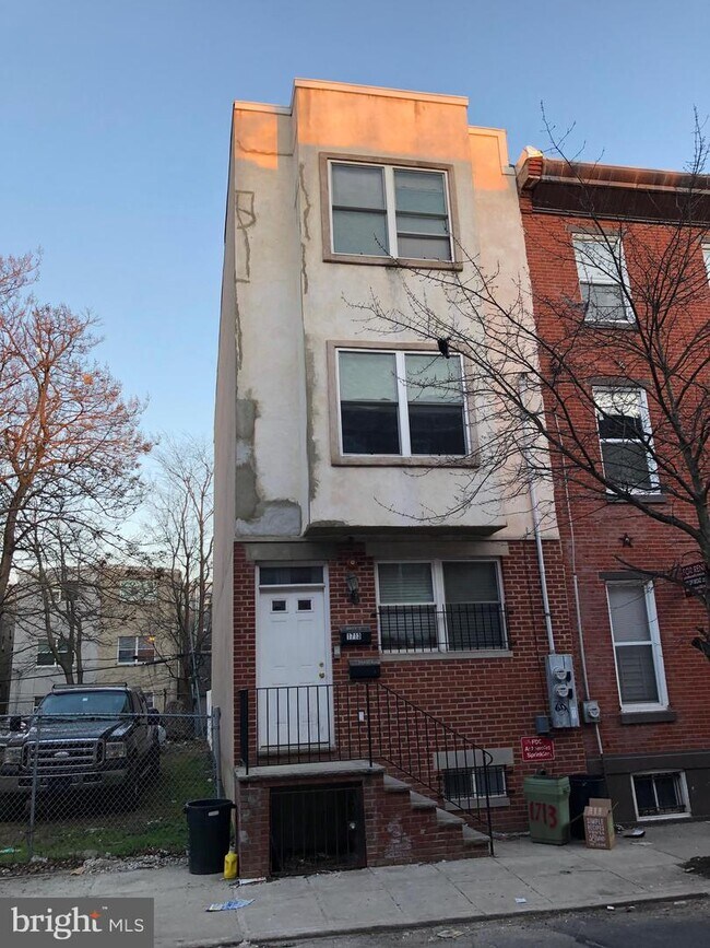 Building Photo - 1713 Willington St