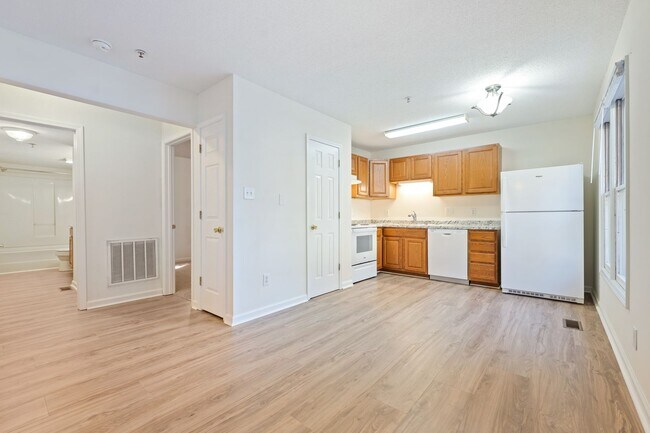 Foto del edificio - Carrboro 2 Bedroom/1Bathroom Unit! Adorabl...