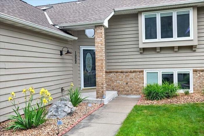 Foto del edificio - 1222 Saddlebrook Ln