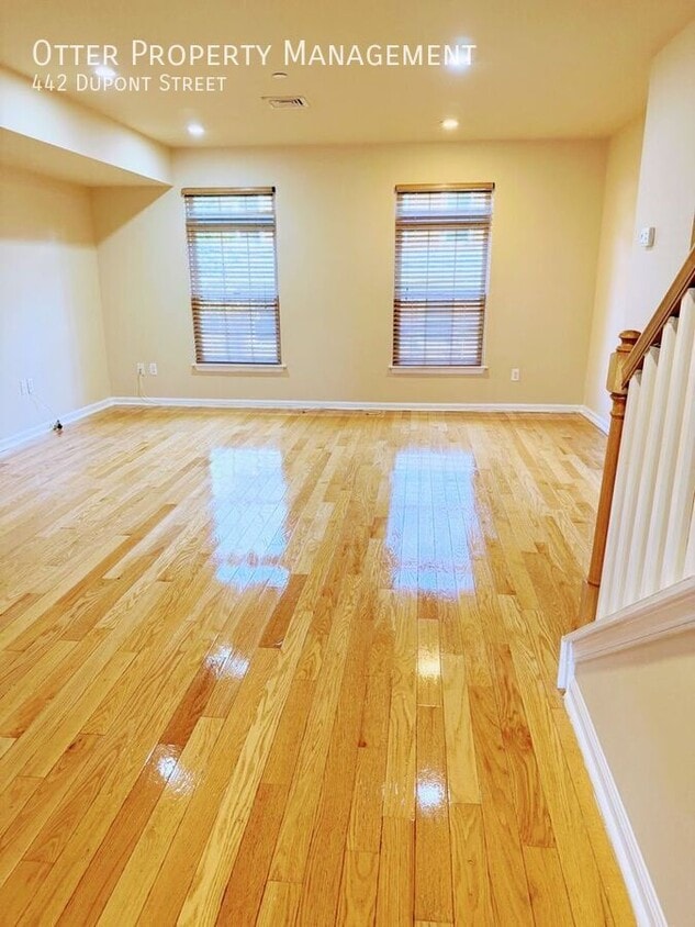Foto principal - 442 Dupont St
