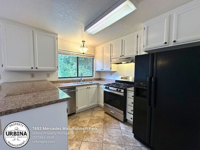 Foto del edificio - Move-In Ready! Stunning M Section Home wit...
