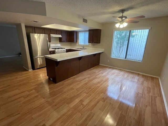 Foto del edificio - 2825 Swallow Point Cir