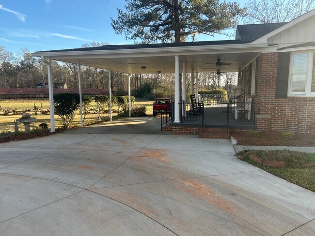 Foto del edificio - 3 bedroom/2 bath rental in Double Branches Community - $2000 per month - NO water fee; owner main...