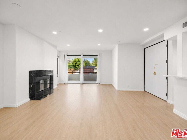 Foto del edificio - 9836 Vidor Dr