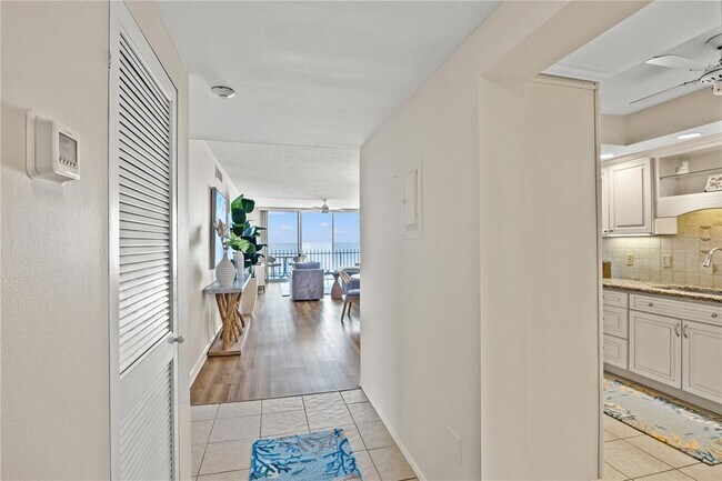 Foto del edificio - 1212 Benjamin Franklin Dr