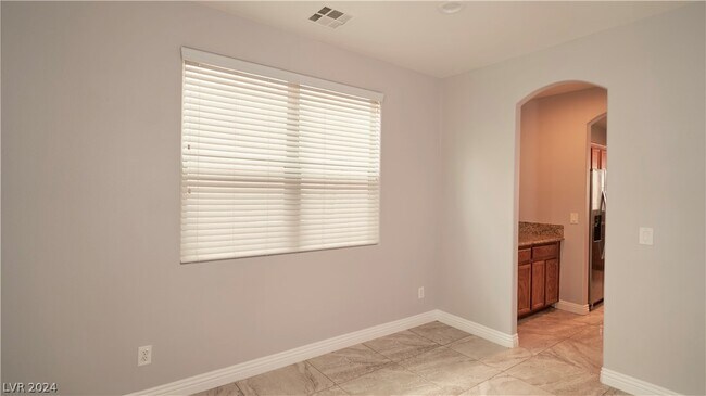 Foto del edificio - 9634 Hawk Cliff Ave
