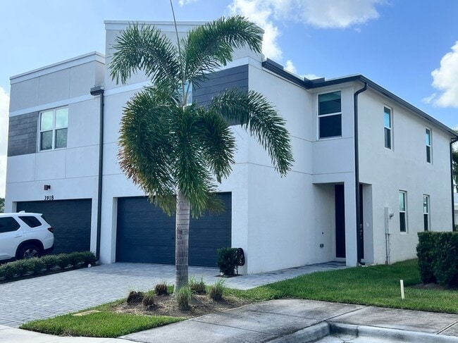 Photo - 3916 SE Mentmore Ln Townhome