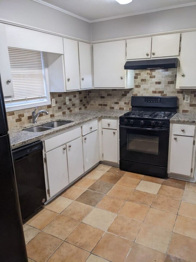 Building Photo - 1219 Creek Forest Ct NW