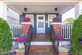 Building Photo - 605 Monmouth Ave