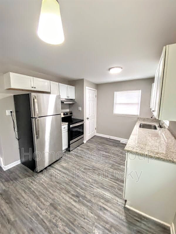 Foto del edificio - 2409 Falmouth Ave