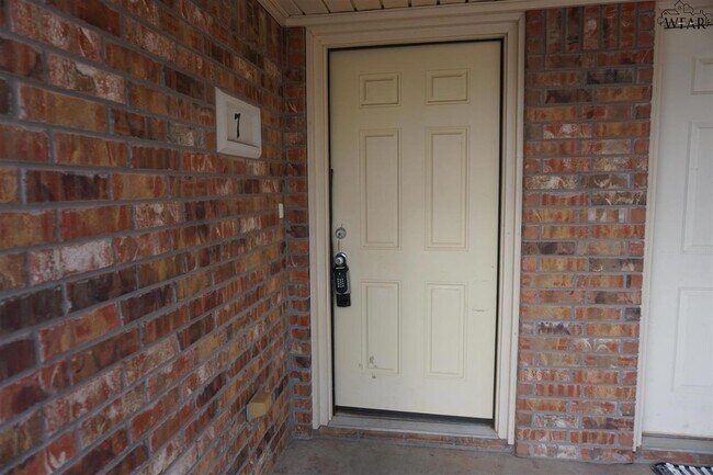 Foto del edificio - 4710 Brookdale Dr