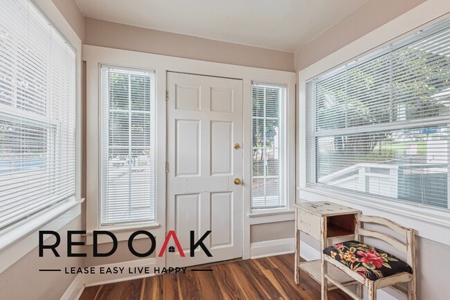 Building Photo - Stunning Beach-House Style One Bedroom wit...