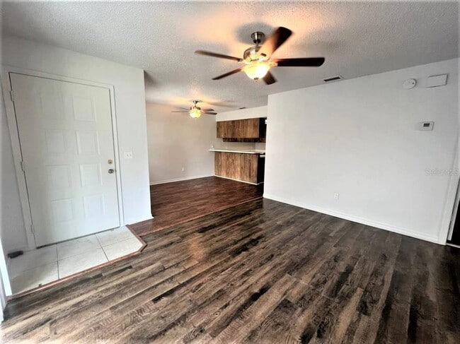 Building Photo - 3147 Bloomingdale Villas Ct