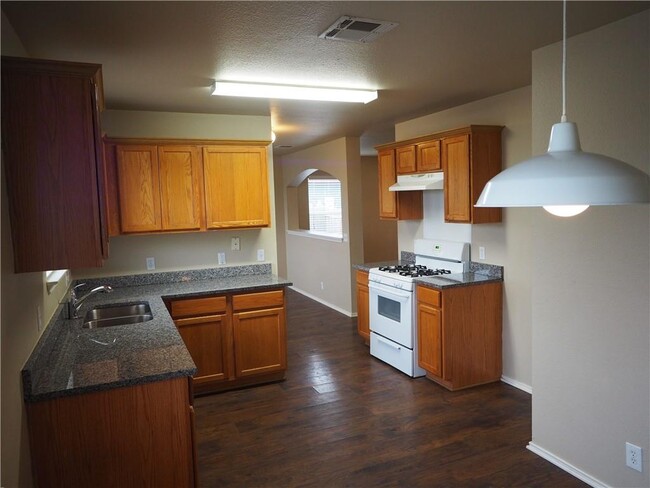 Foto del edificio - 506 Stewart Dr