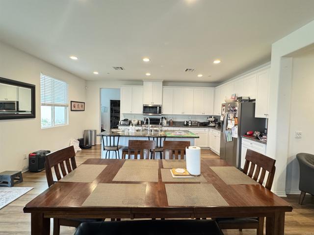 Foto del edificio - 34148 Thistlewood Ave