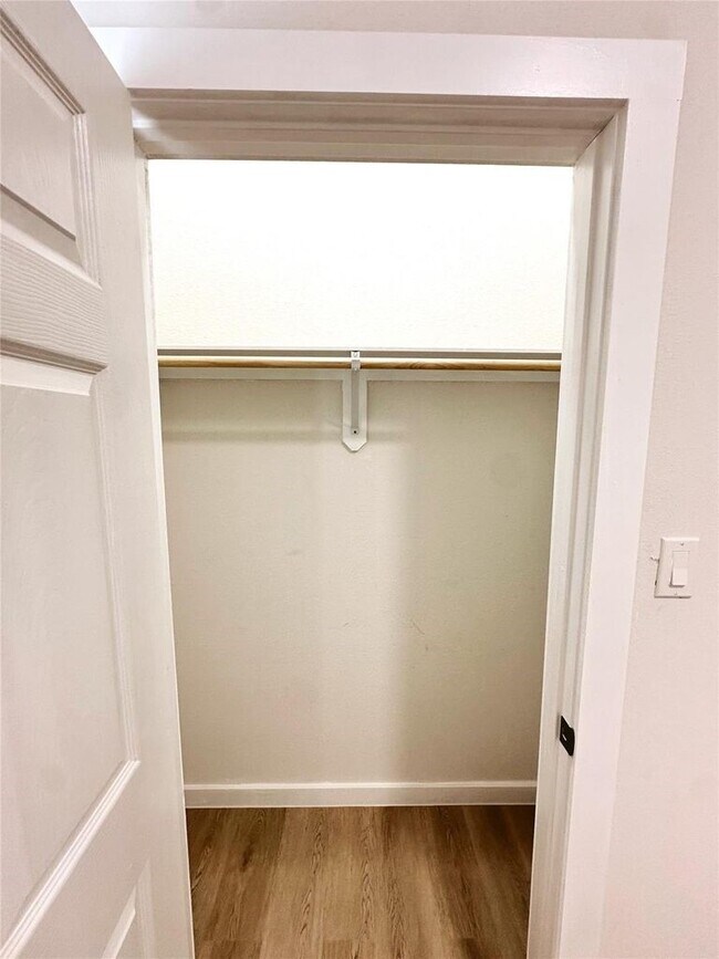 Foto del edificio - 9705 Garcroft St