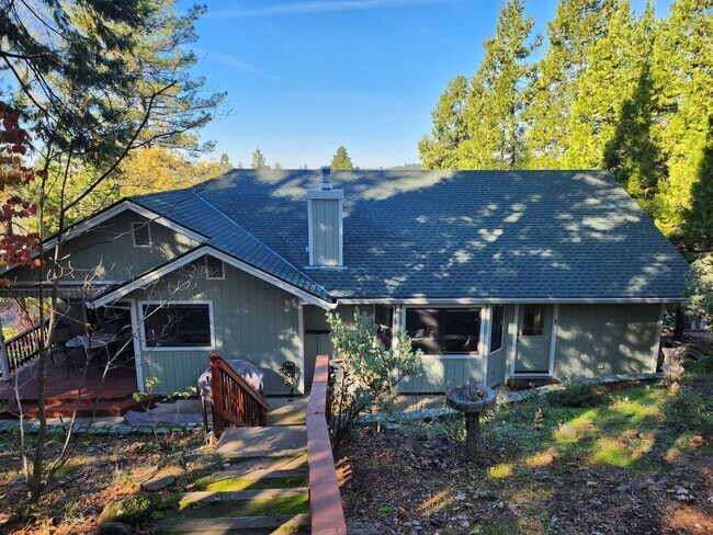Foto del edificio - 281 Forest Meadows Dr