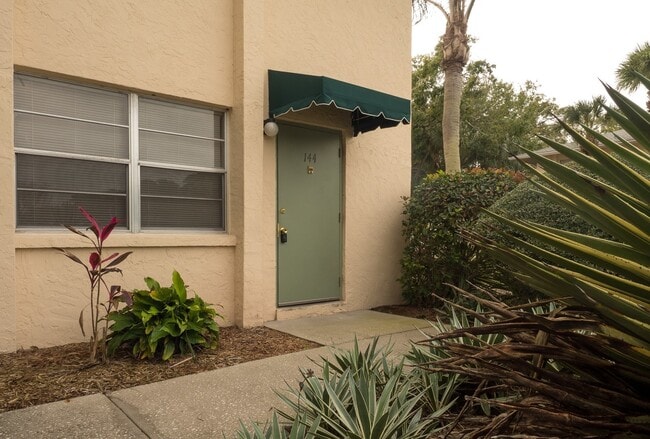 Bayou Oaks-Summer Lakes - Bayou Oaks-Summer Lakes Townhome