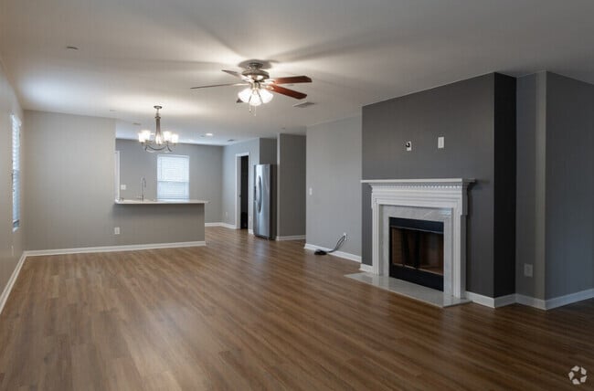 Building Photo - 644 Pemberton Dr