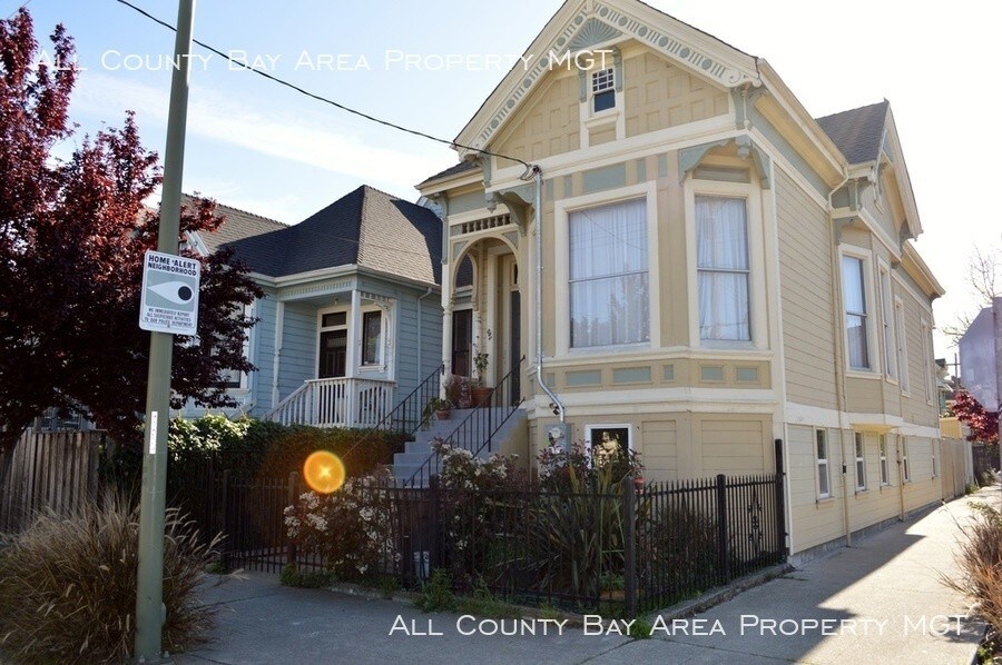 Building Photo - 1100 Campbell St