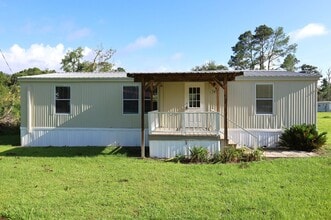 Building Photo - 345 Miller St