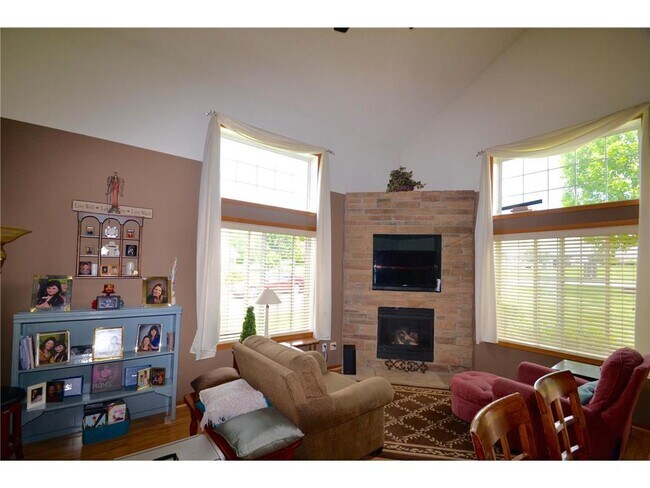 Building Photo - 6764 Pine Crest Trail S