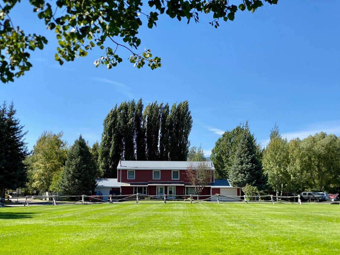 2188 Corner Creek Ln, Jackson, WY 83001 Townhome Rentals in Jackson