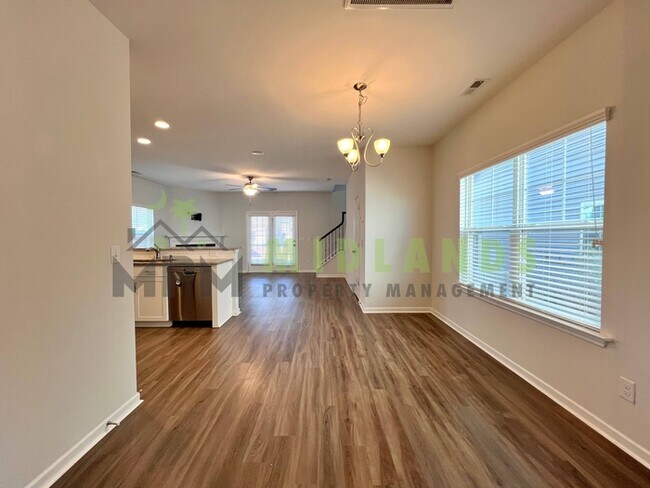 Foto del edificio - 931 Tuxford Trl