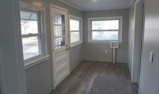 Building Photo - Herbert