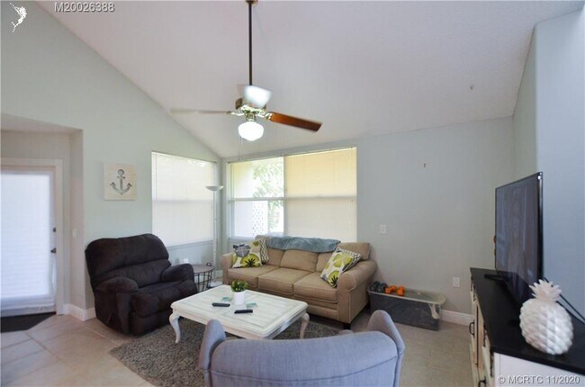 Building Photo - 3660 SW Sunset Trace Cir