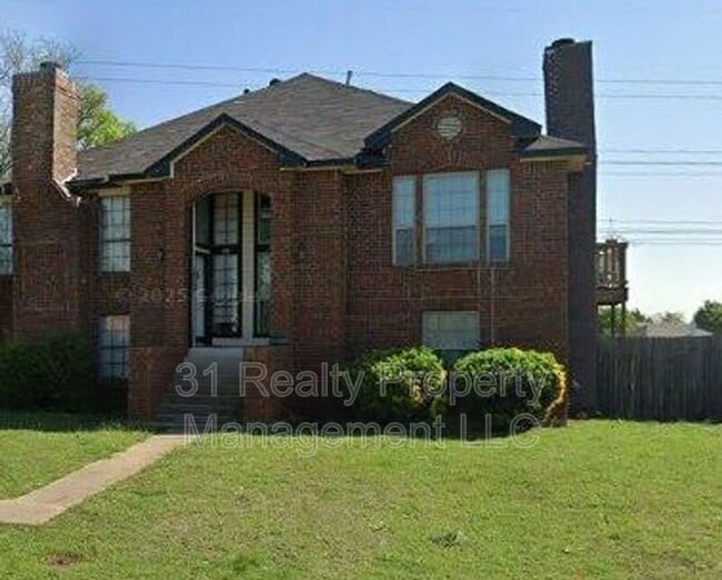 Photo - 439 Chestnut Ln House