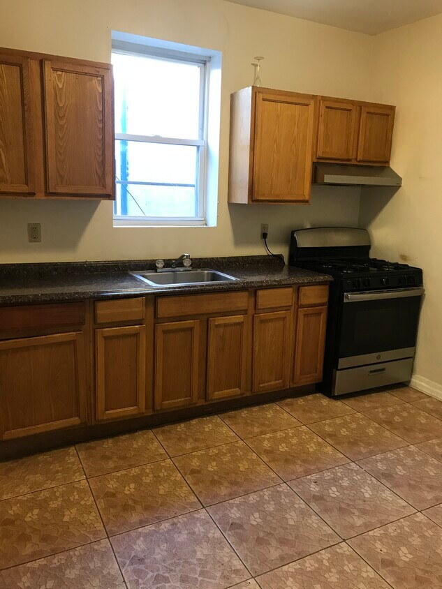 Primary Photo - 20 Morton Pl