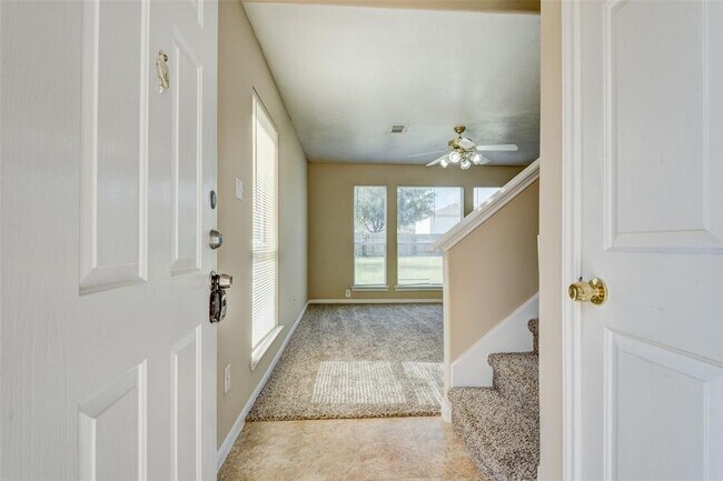 Building Photo - 822 Richview Dr