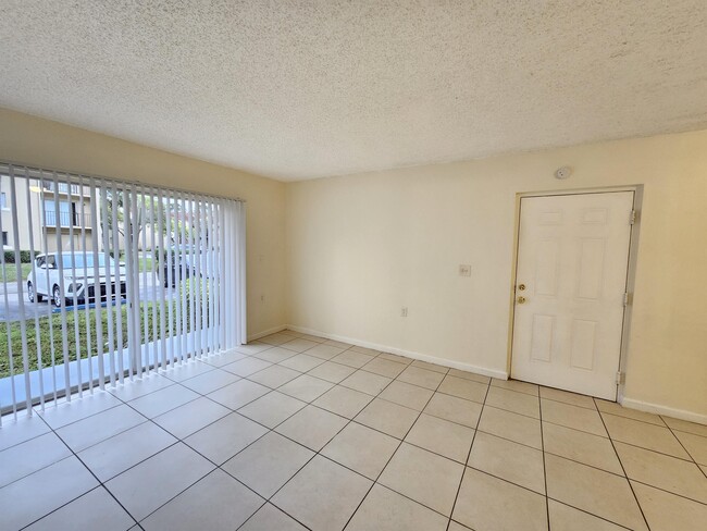 Foto del edificio - 1133 Benoist Farms Rd