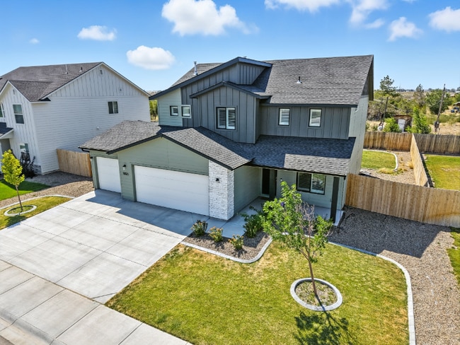 Building Photo - 1855 SW Besra Dr