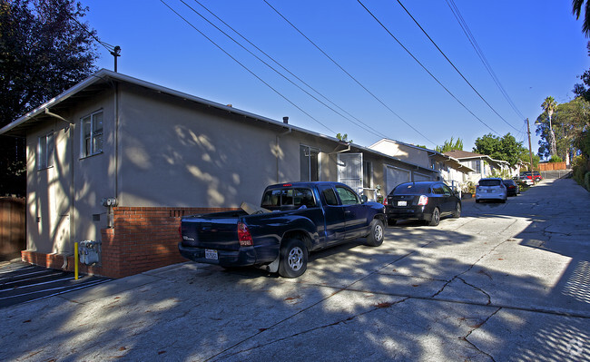 Building Photo - 2708-2718 Somerset Ave