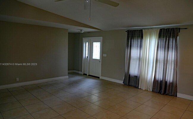 Building Photo - 11701 NW 27th Ct