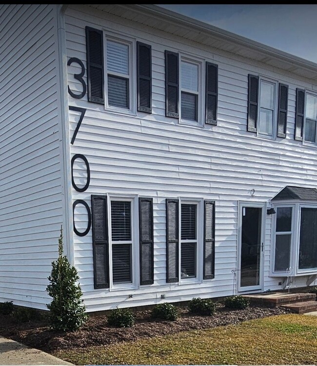 Building Photo - 3700 Chase Rd NW