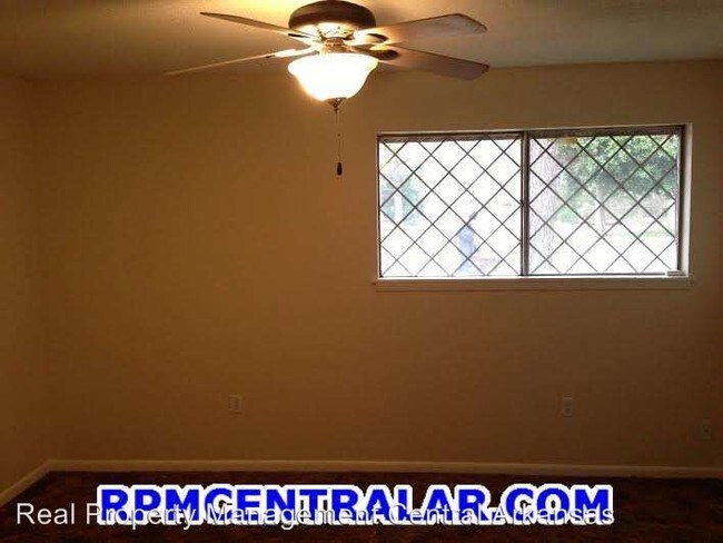 Building Photo - 3 br, 2 bath House - 4 Cinnamon Dr