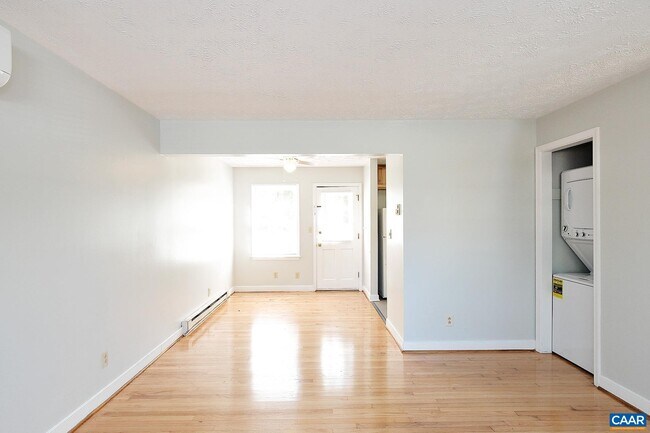 Foto del edificio - 1406 Chesapeake St