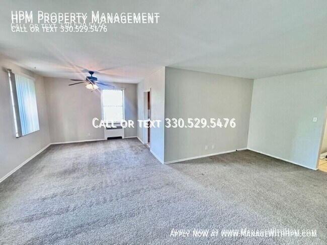 Foto del edificio - 15725 Van Aken Blvd