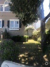 Building Photo - 515 Hillcrest Ave