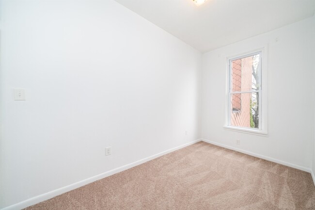 Foto del edificio - 434 Central Ave