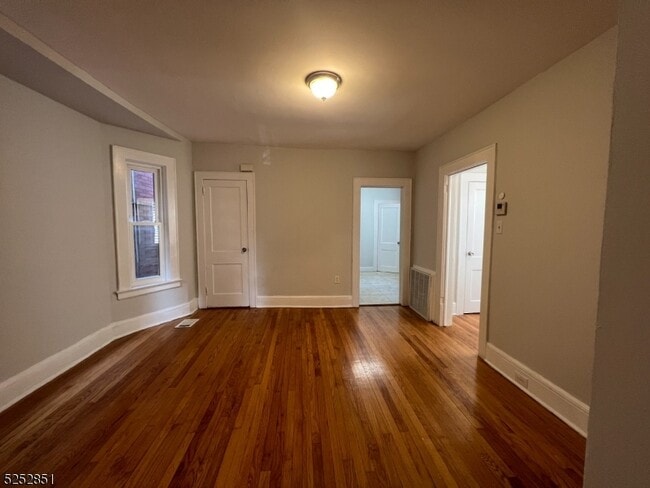 Building Photo - 64 Chestnut St