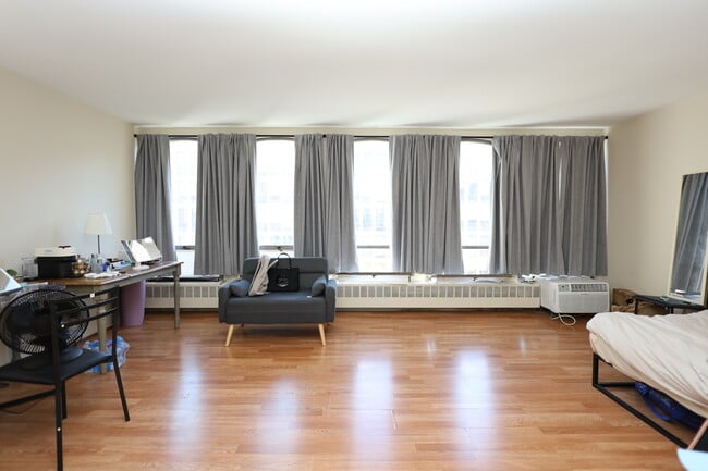 Foto del edificio - 1401 E 55th St